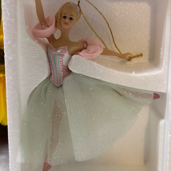 Vintage 1999 Avon Barbie As Marzipan In The Nutcracker 3rd & Final In Series - Picture 4 of 16